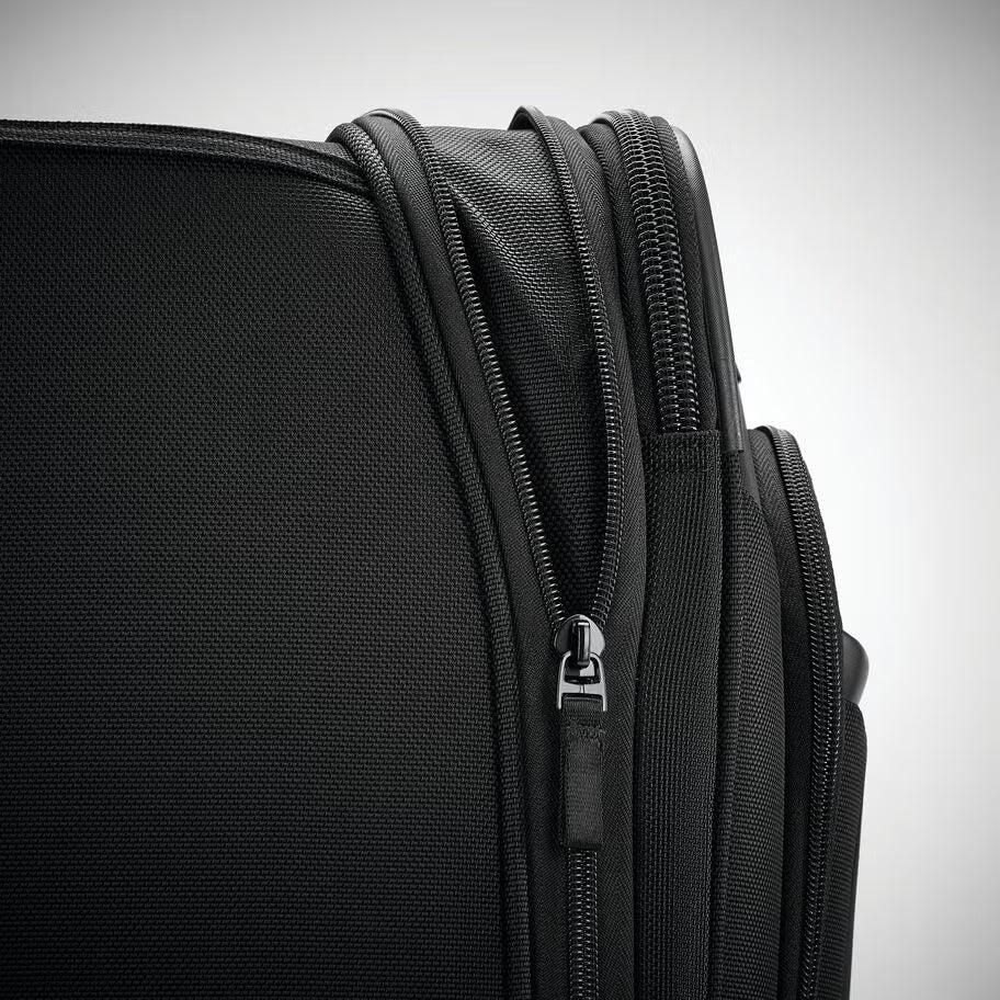 Samsonite Pro Travel 22" Carry On Exp Spinner - Black