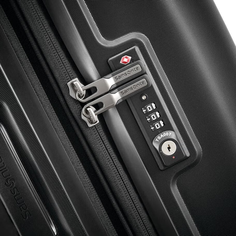 Samsonite Outline Pro 24" Medium Spinner